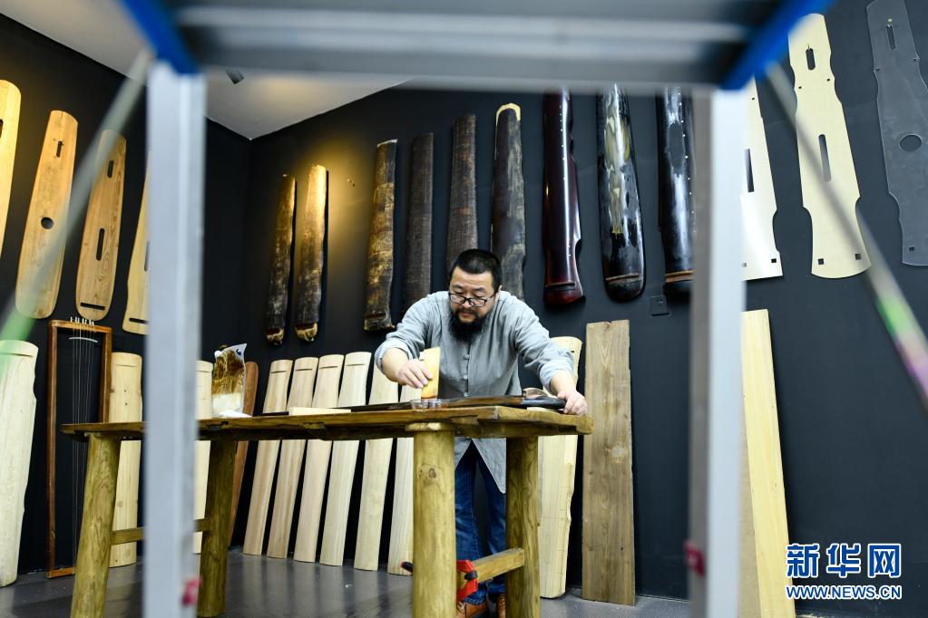 感悟非遗·古琴制作技艺