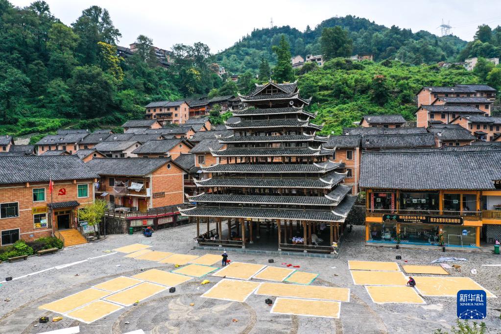 贵州镇远:报京侗寨秋色美