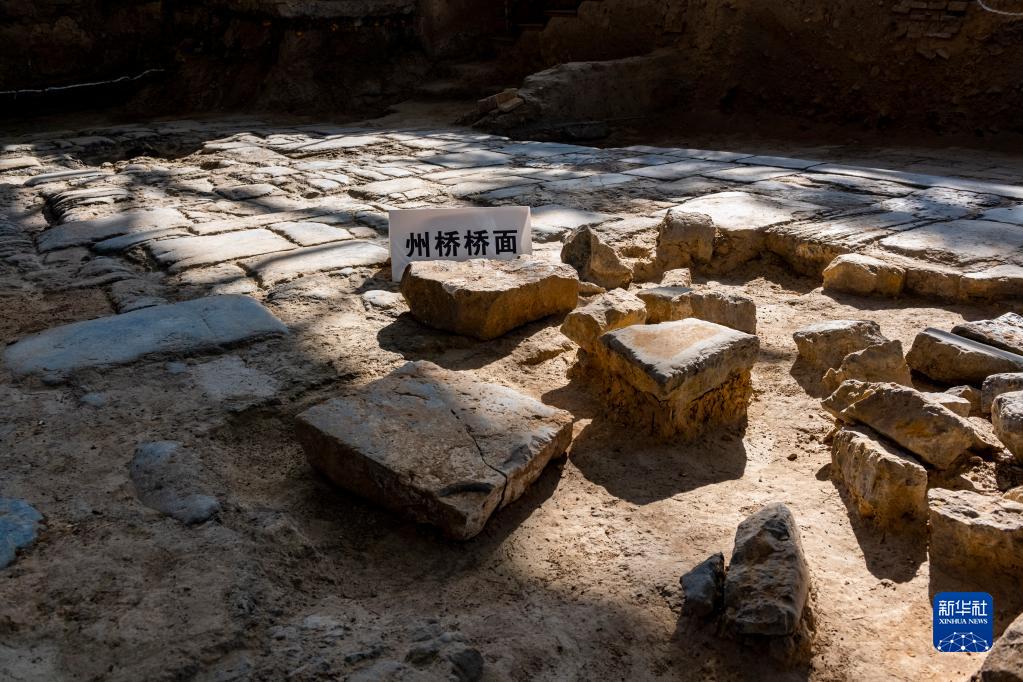 新华全媒丨河南州桥遗址考古发现实证开封城摞城