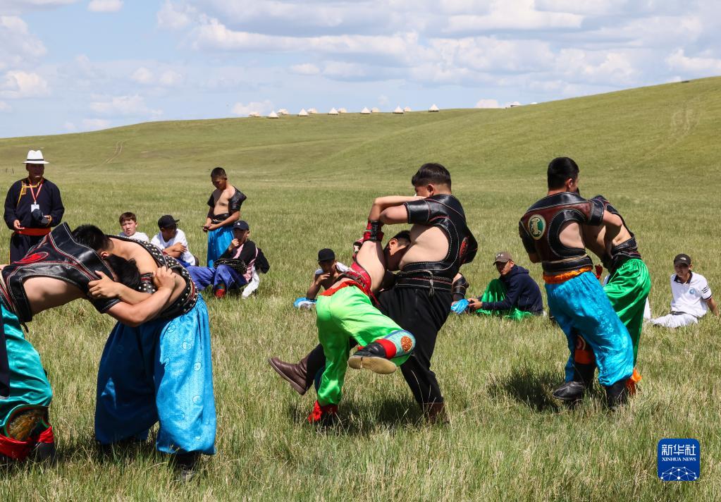 第二届内蒙古呼伦贝尔大草原文化旅游节开幕-新华网