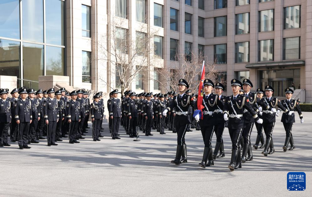 公安部举行升警旗仪式庆祝第四个中国人民警察节-新华网