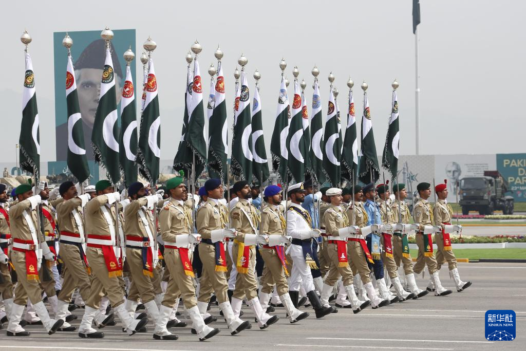 巴基斯坦舉行閱兵式慶祝"巴基斯坦日"