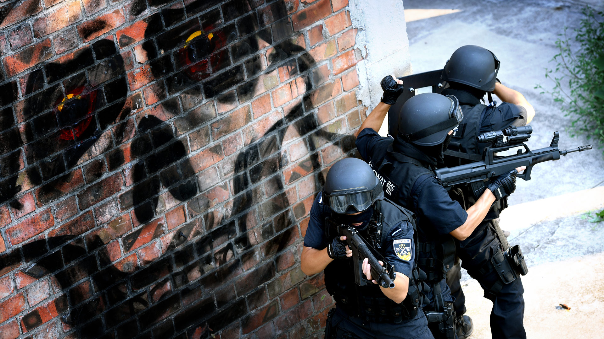 【图刊】蓝剑突击队反恐战术首次曝光 凸显力与美的结合