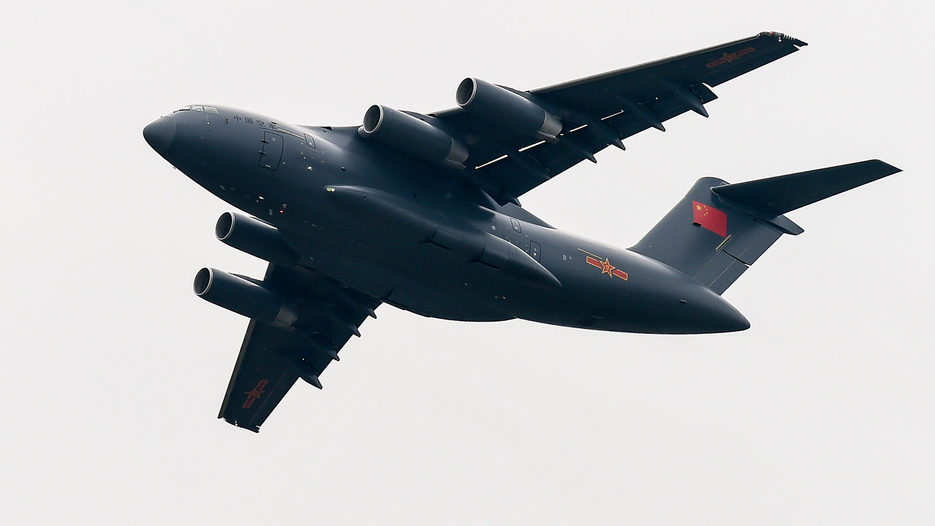 "鲲鹏"飞天 运-20大型运输机亮相珠海航展 - 人在上海 - 中国新闻画报