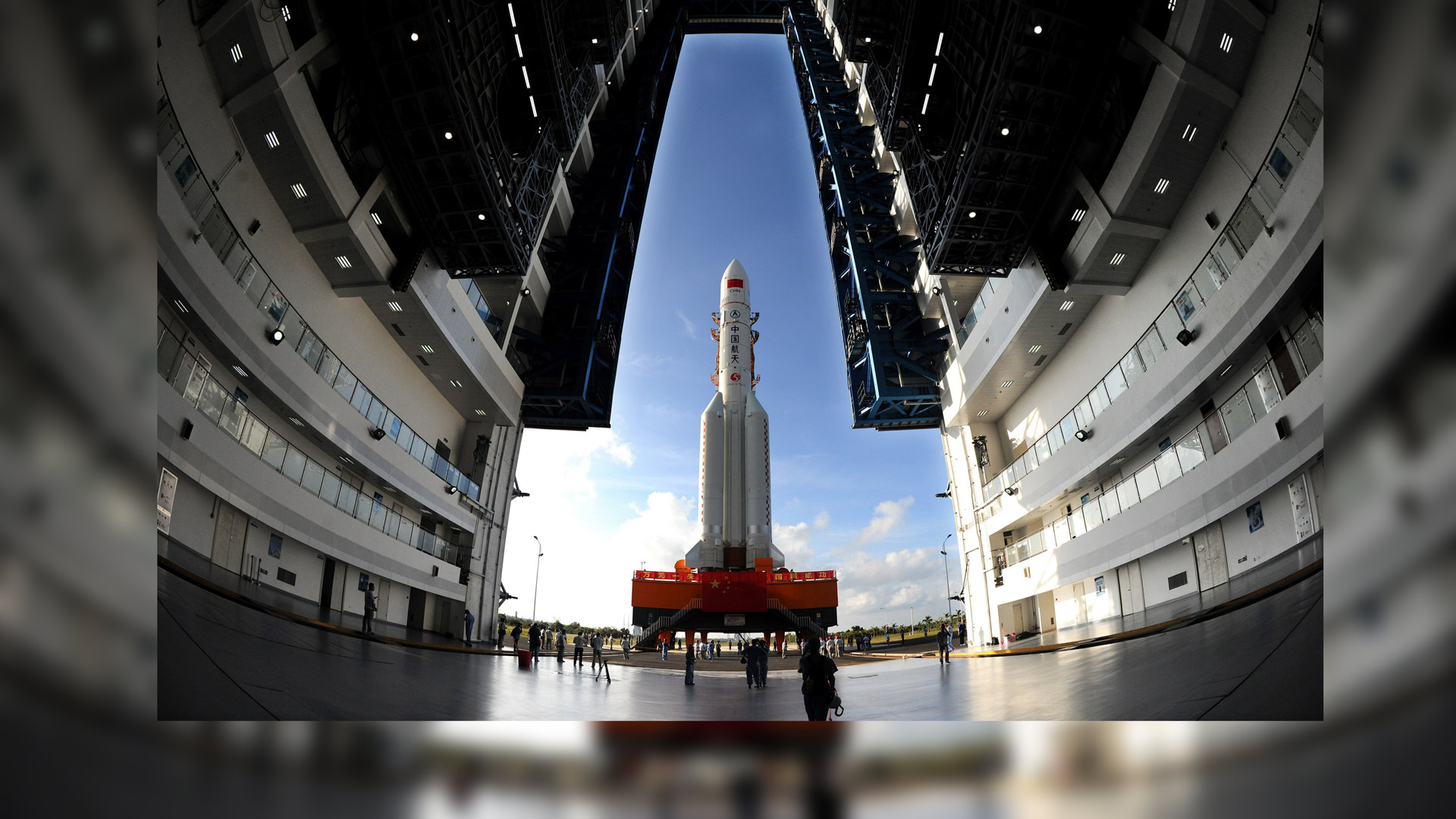 11月3日20时43分,我国最大推力新一代运载火箭长征五号从中国文昌