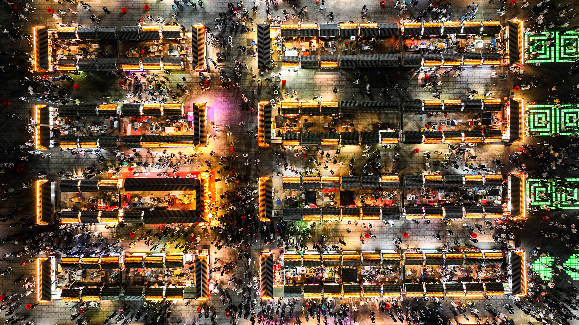 "老字号"夜市回归 "烟火气"重燃夜生活