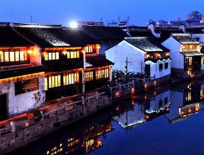 雨沐古街 夜色生香