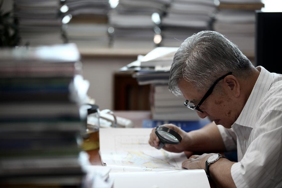 用一生为祖国找油——记我国石油地质学家,中国工程院院士邱中建