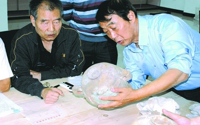 揭倒卖文物行当黑幕:专家呼吁恢复盗墓死刑(图)