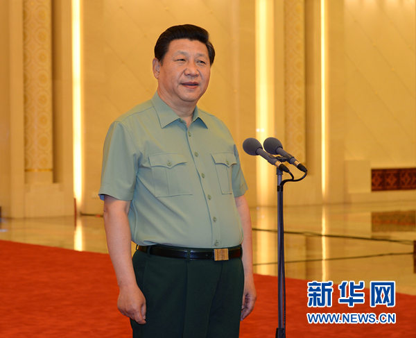 6月17日，中共中央总书记、国家主席、中央军委主席习近平在北京接见空军第十二次党代会代表，并发表重要讲话。 新华社记者 李刚 摄 