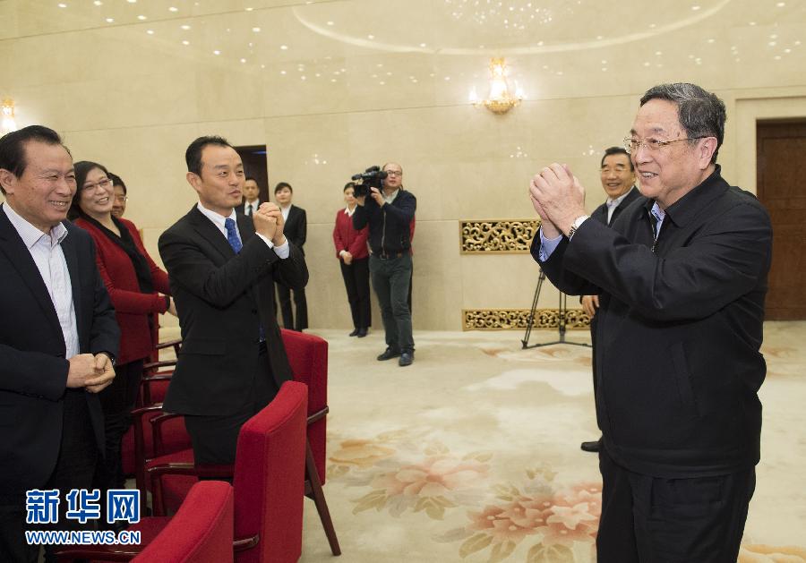 全国政协副主席杜青林,张庆黎,李海峰,齐续春出席座谈会.