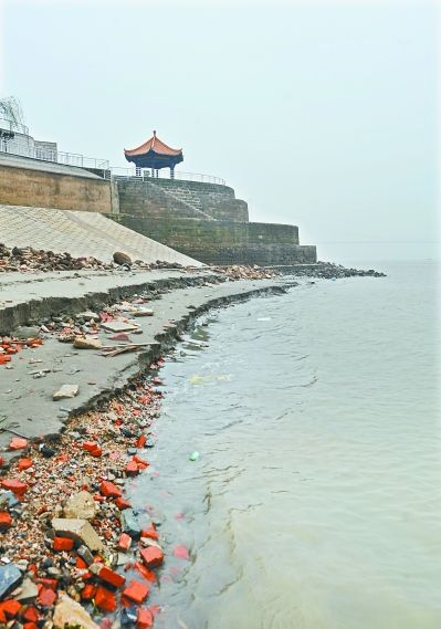 长江中下游频现独特枯水景观(图)