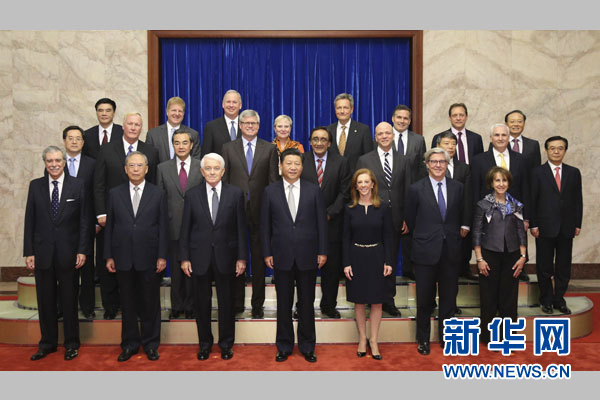 9月17日,国家主席习近平在北京人民大会堂会见出席第七轮中美工商领袖和前高官对话的美方代表。 新华社记者黄敬文摄 9月17日,国家主席习近平在北京人民大会堂会见出席第七轮中美工商领袖和前高官对话的美方代表。 新华社记者黄敬文摄