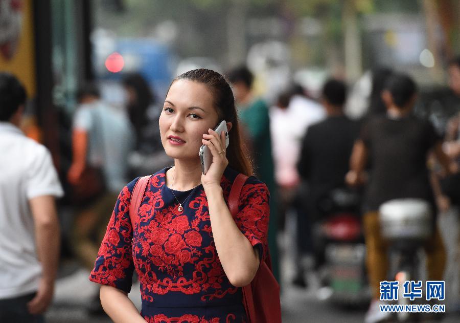 "爱心姐姐"阿依布拉克:"心佑工程"坚守民族团结梦