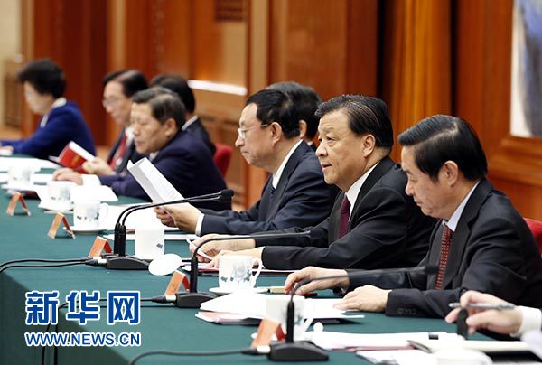 10月13日,第五届全国道德模范座谈会在北京召开。中共中央政治局常委、中央文明委主任刘云山会见第五届全国道德模范和提名奖获得者并在座谈会上讲话。新华社记者鞠鹏摄
10月13日,第五届全国道德模范座谈会在北京召开。中共中央政治局常委、中央文明委主任刘云山会见第五届全国道德模范和提名奖获得者并在座谈会上讲话。新华社记者鞠鹏摄