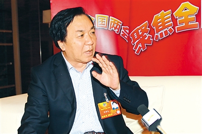 图为全国政协委员,河北省沧州市政协副主席何香久.长城网发