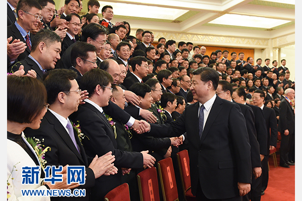 1月8日，2015年度国家科学技术奖励大会在北京人民大会堂隆重举行。会前，习近平、李克强、刘云山、张高丽等党和国家领导人会见获奖代表。新华社记者 李学仁 摄