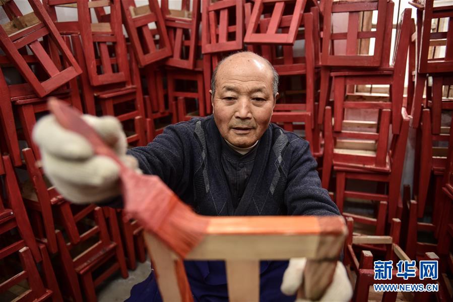 （图片故事）（6）爱心爷爷的小板凳