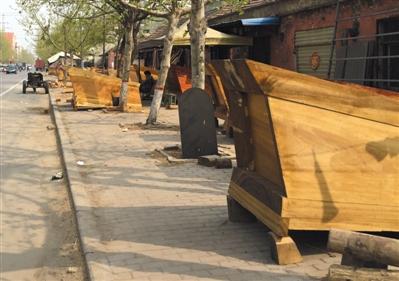 周口平坟后遗症：3000座公益性公墓大多废弃