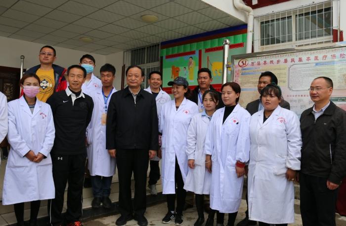 王国强副主任赴四川省甘孜州石渠县督导包虫病综合防治试点工作-新华