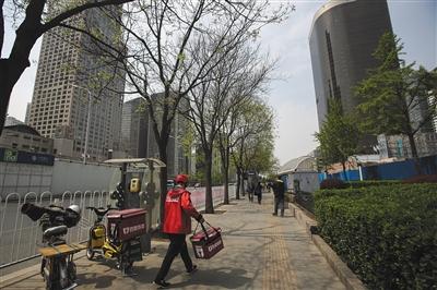 食药监总局：网络食品生产经营者应公示许可证