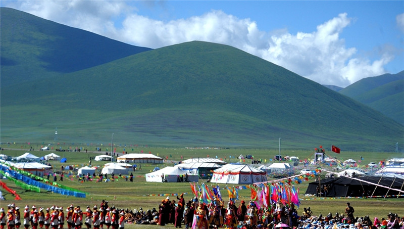 石渠帐篷节盛大开幕 万人跳高原康巴文化锅庄