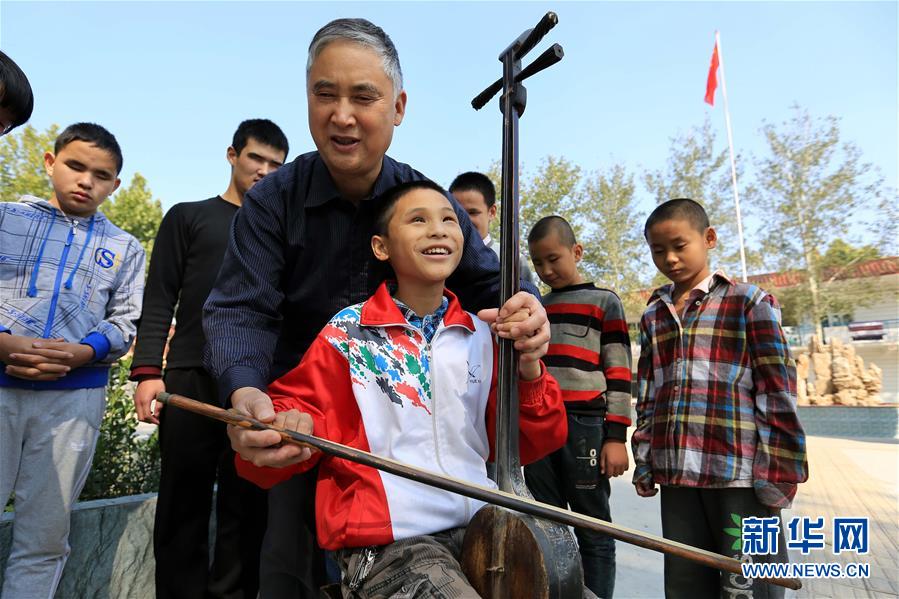 （图片故事）（7）穆孟杰：带领盲学生走向&ldquo;光明&rdquo;