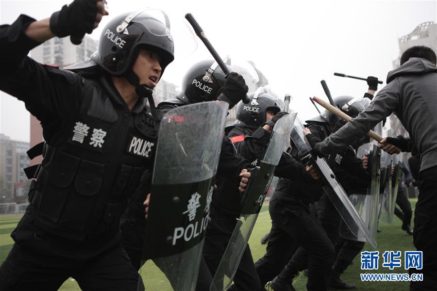 （图文互动）（1）铁拳捍公义 忠诚铸警魂&mdash;&mdash;记首届全国法院司法警察技能大比武