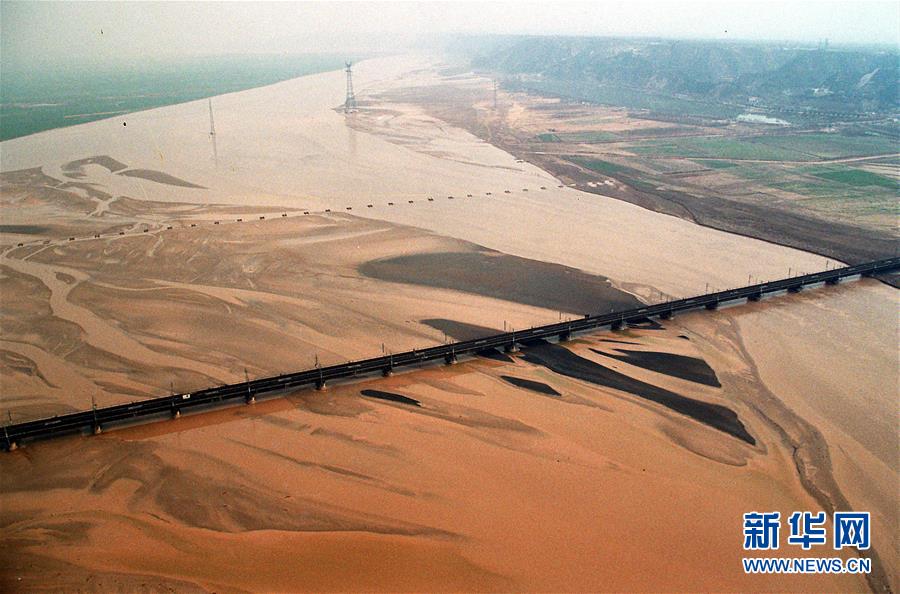 > 正文  历史上,黄河"三年两决口,百年一改道",曾长期是中华民族的