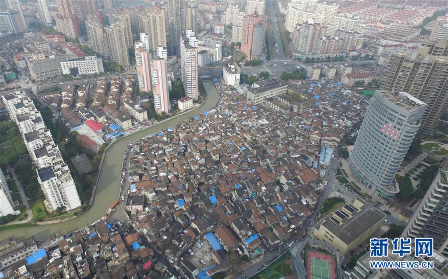 航拍上海最大的棚户区之一张桥