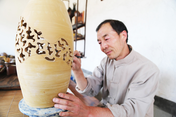 【纪检人·镜头】珠江源头 潦浒土陶