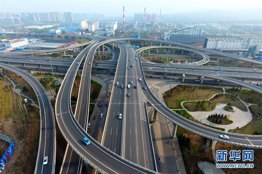 蓬勃发展的交通大动脉