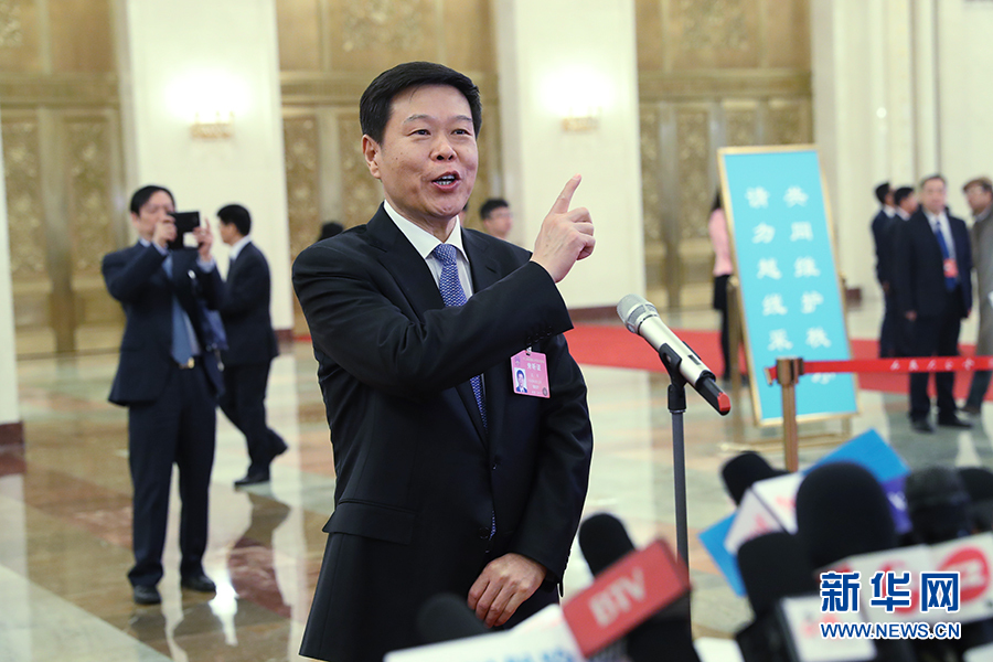 国家税务总局局长接受采访