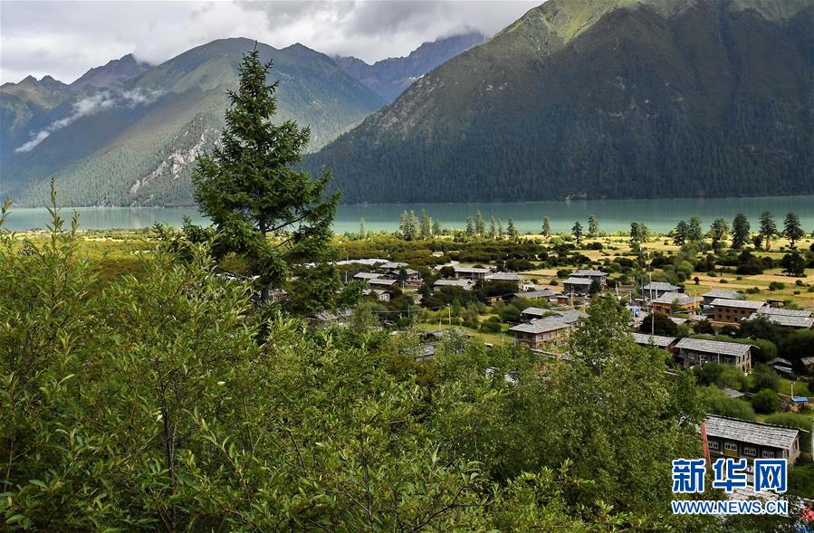 （图文互动）（1）林芝结巴村：不砍树搞旅游富了