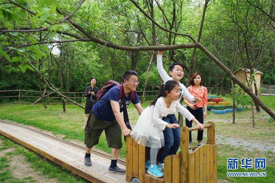 （社会）（3）&ldquo;理想村&rdquo;里的慢生活