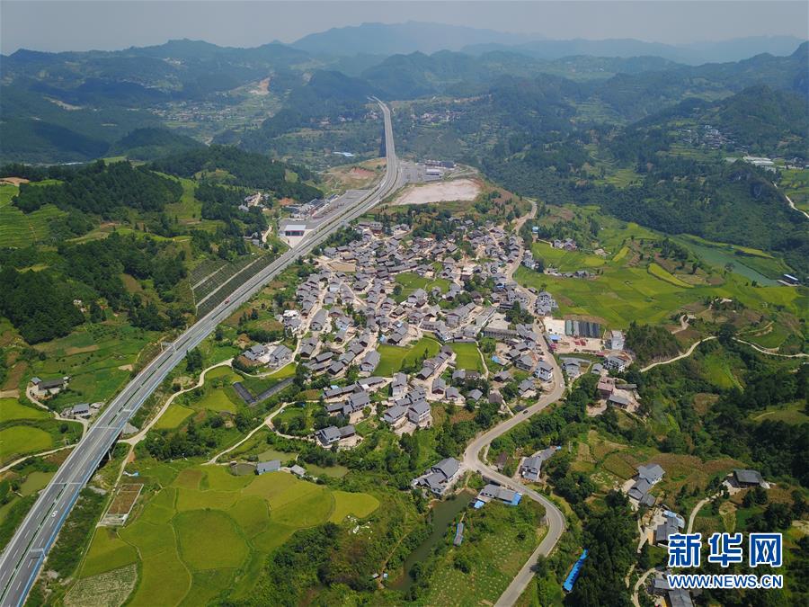 贵州丹寨:摆泥村景美如画