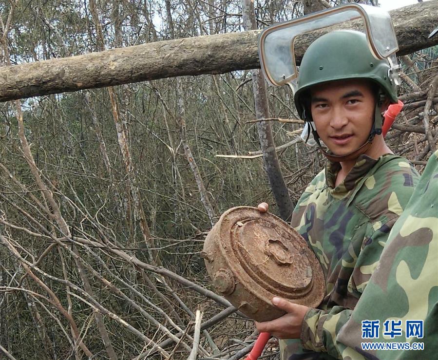 (图文互动)(4)雷场上,一名“90后”士兵绽放的青春之花——记南部战区陆军云南扫雷大队中士杜富国