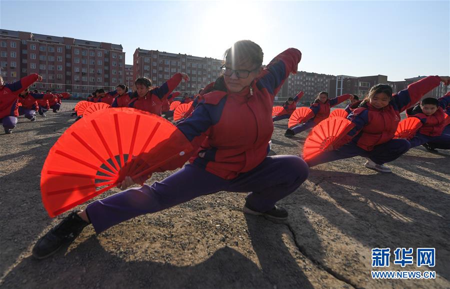（庆祝改革开放40周年基层行&middot;学校篇&middot;图文互动）（5）一所摆脱&ldquo;辍学之困&rdquo;的东北农村中学