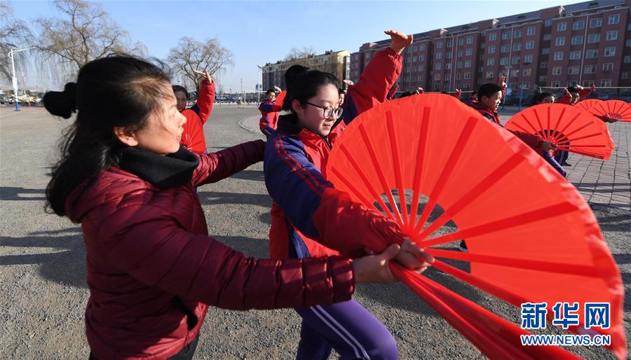 （庆祝改革开放40周年基层行&middot;学校篇&middot;图文互动）（6）一所摆脱&ldquo;辍学之困&rdquo;的东北农村中学
