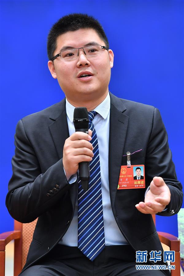 全国人大代表畅谈脱贫攻坚工作经验和实践