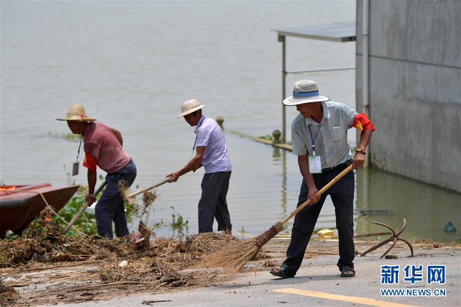 （防汛抗洪&middot;图片故事）（5）岛乡留守记