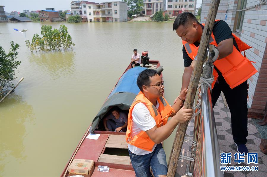 （防汛抗洪&middot;图片故事）（6）岛乡留守记