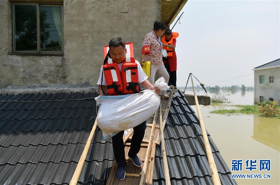 （防汛抗洪&middot;图片故事）（13）岛乡留守记