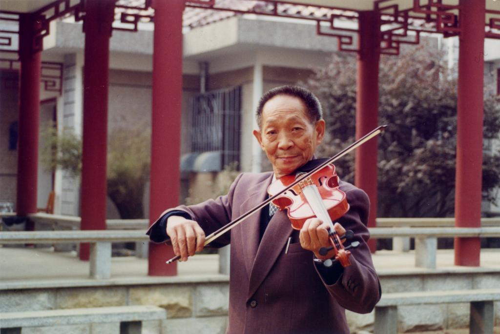 归去来兮红莓花开追记袁隆平的音乐情缘