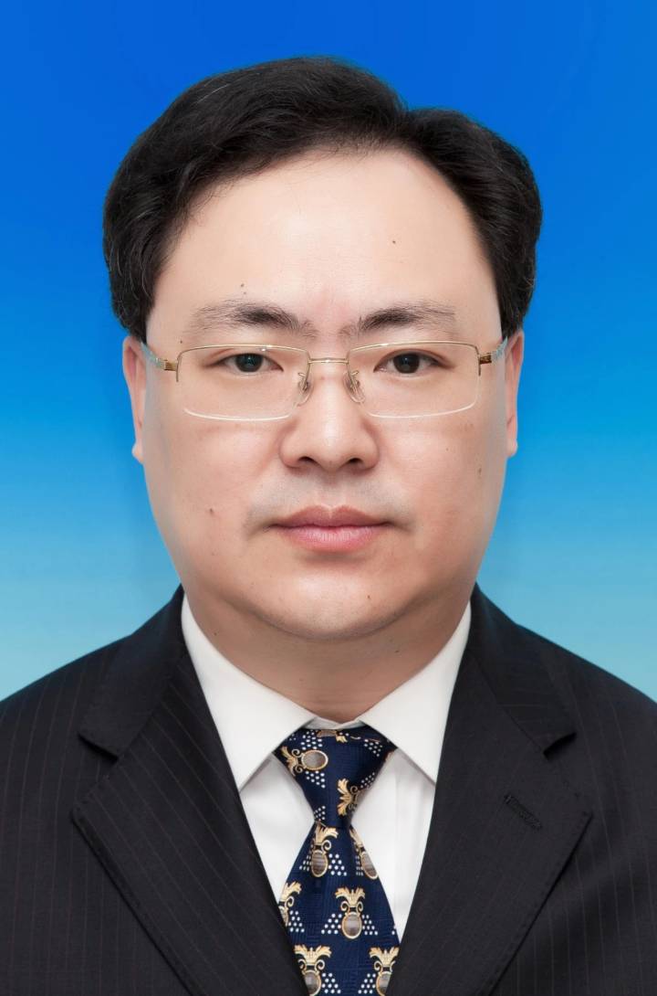 王寅星,男,汉族,1974年6月出生,浙江宁海人,1996年