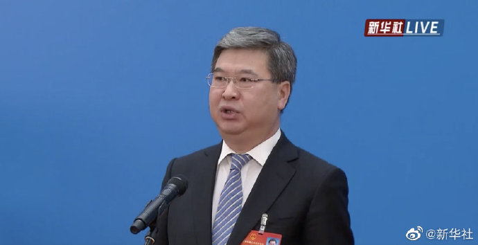 场"代表通道"上,全国人大代表,中国一重集团有限公司党委常委陆文俊说