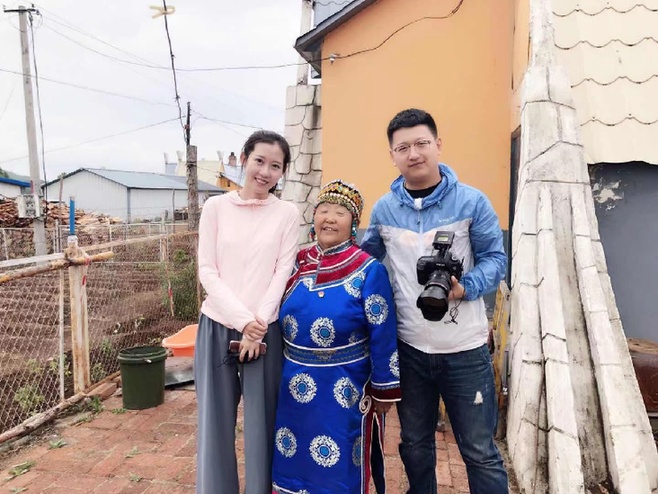 黑河市爱辉区融媒体中心李梦桐:北疆网红村里的省劳模——农民网红"老