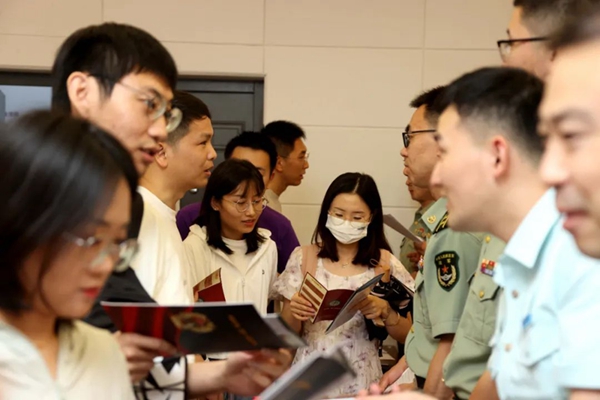 浙江大学等4所江南双一流高校学子涌动强军报国热