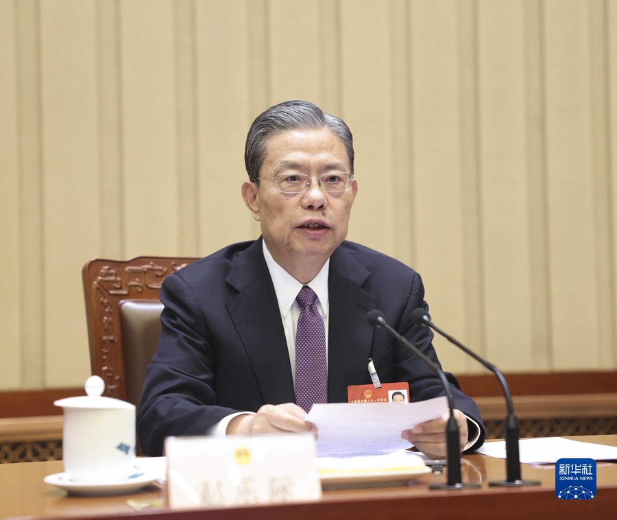 十四届全国人大一次会议主席团举行第八次会议-新华网