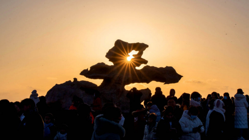 一眼心动的中国丨山海相依,来打卡这座海边之城